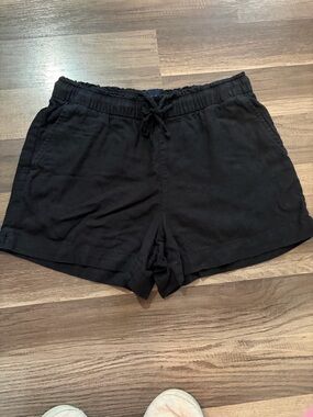 GAP Mid-Rise Linen Shorts